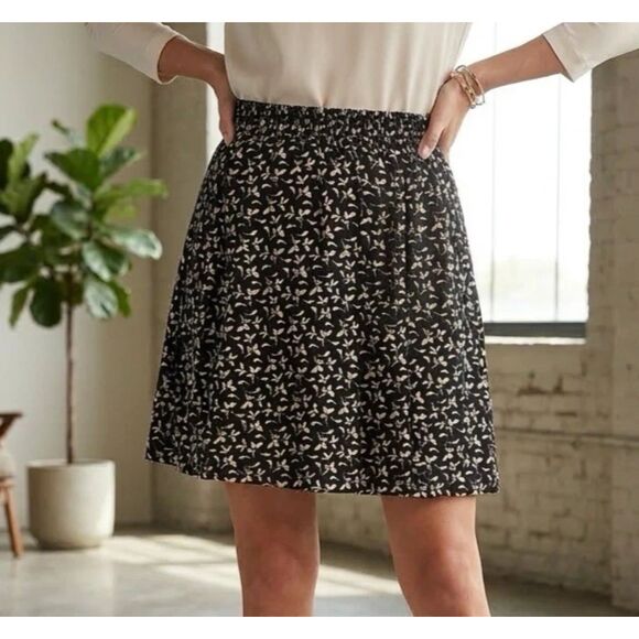 LOFT Dresses & Skirts - Loft skirt Womens XXL Pull On Leafed pleated Elastic Waist Coastal beachy New